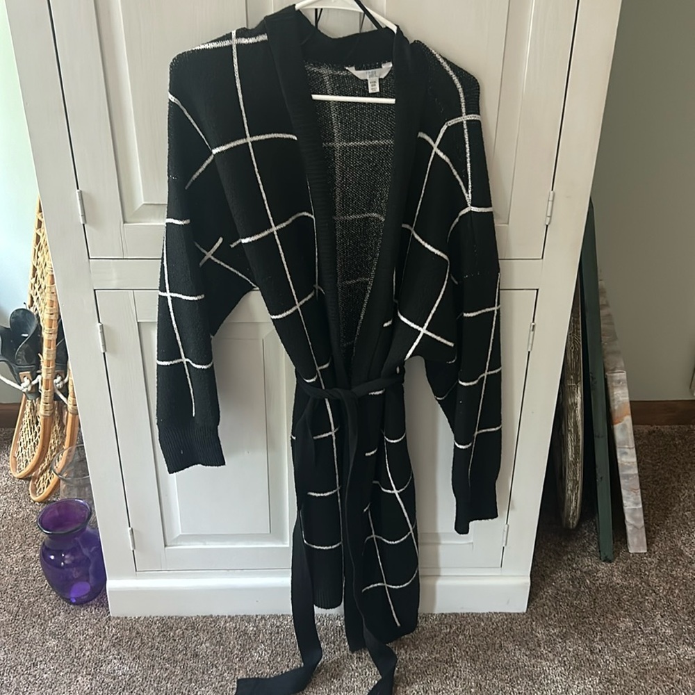 Time and Tru Long Black and White Cardigan with Tie Size XXXL - Picture 2 of 4